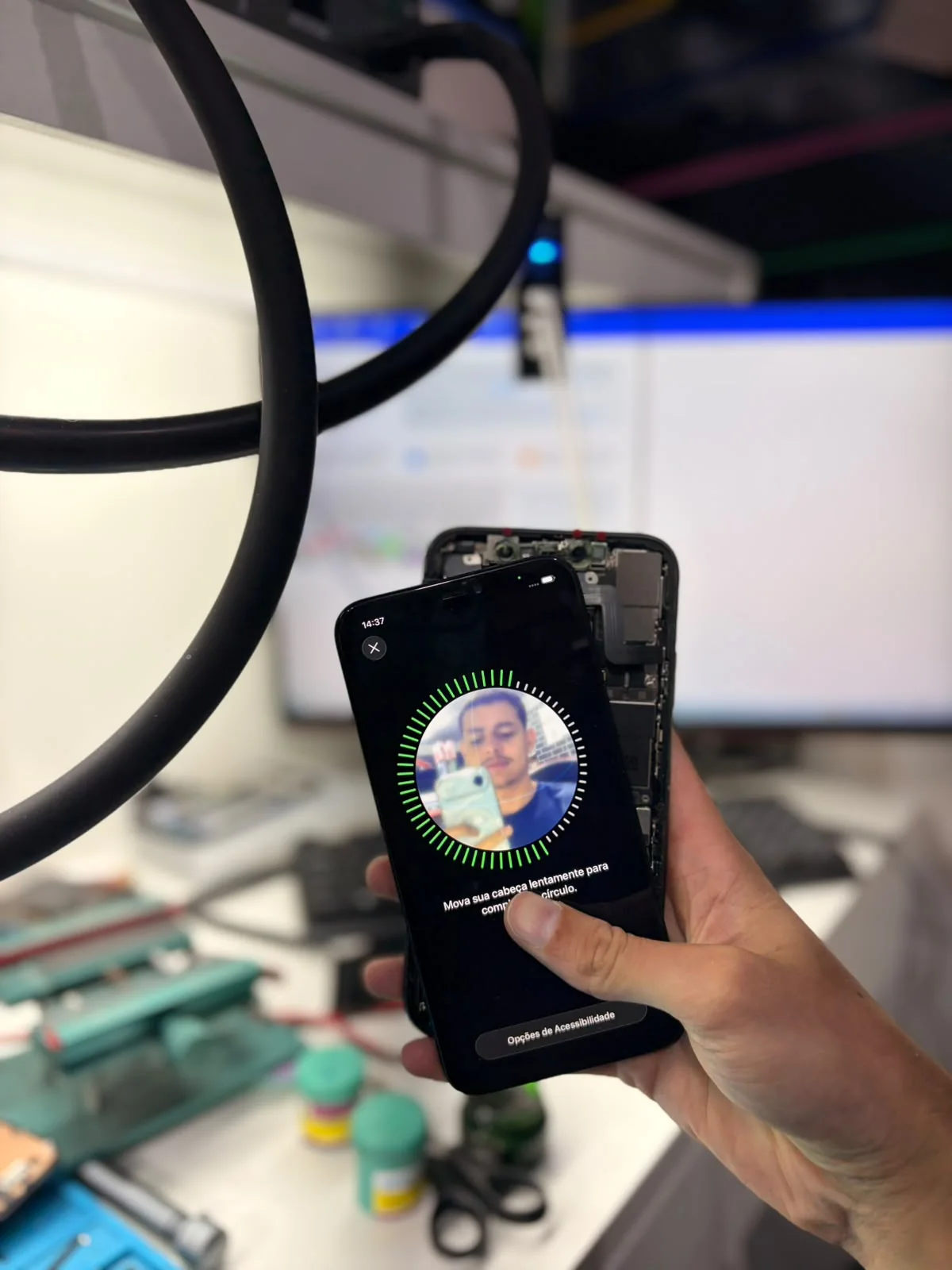Teste técnico de Face ID em iPhone
